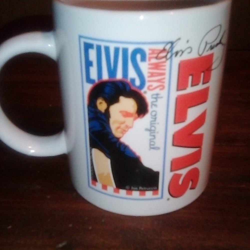 ELVIS CUP WITH SIGNITURE